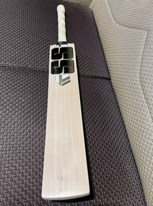 SS cricket bat (English willow)